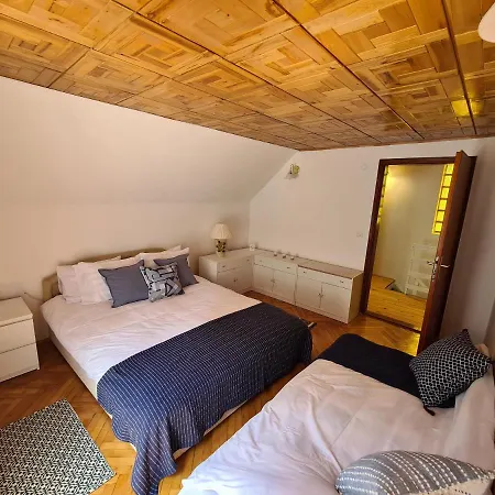 Holiday home Planinska Kuca Koreni *