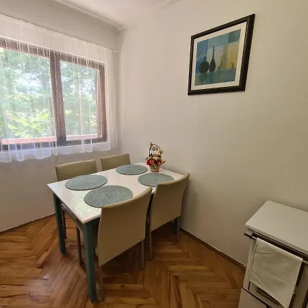 Planinska Kuca Koreni * Jasikovice