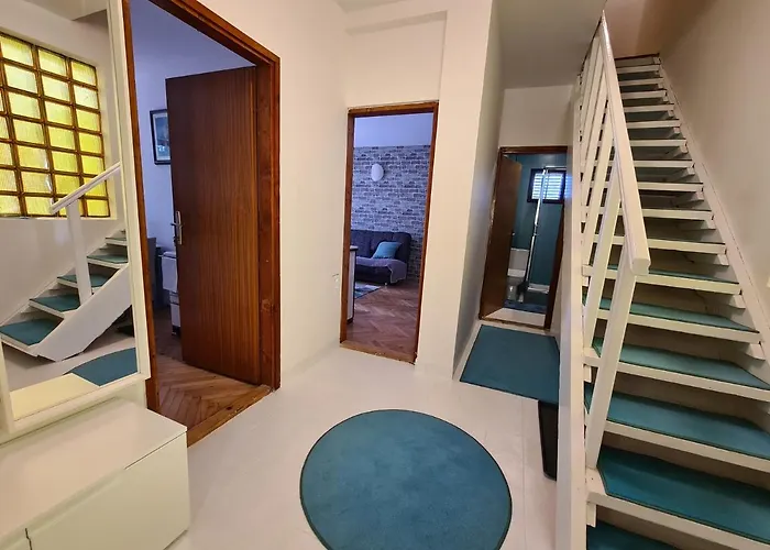 Planinska Kuca Koreni Jasikovice