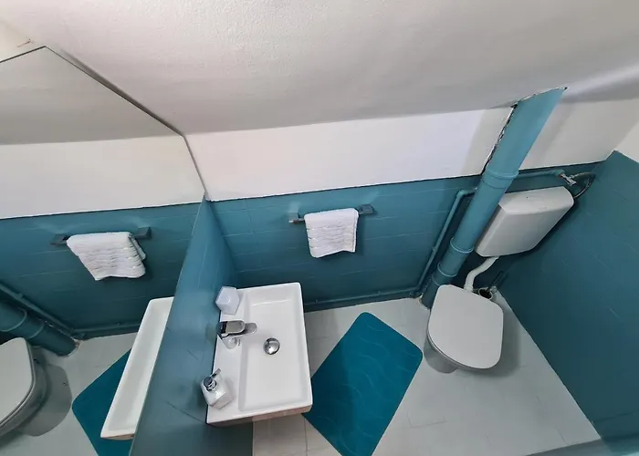 Planinska Kuca Koreni *