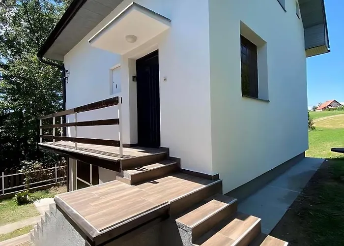 Planinska Kuca Koreni *