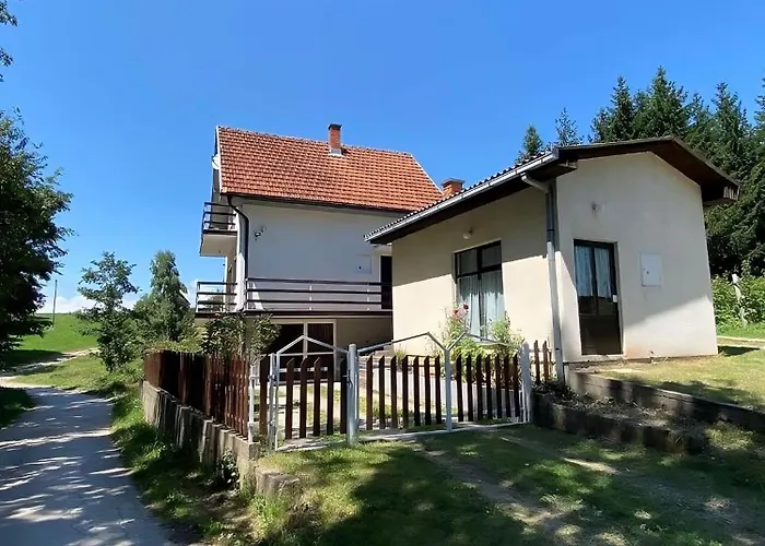 Planinska Kuca Koreni * Jasikovice