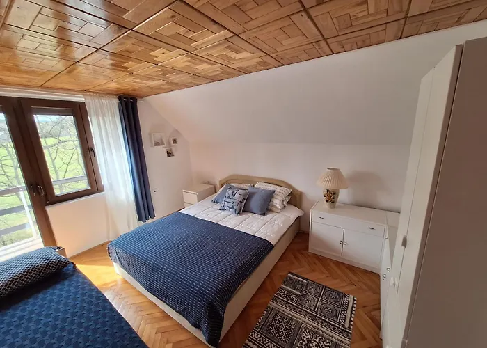 Planinska Kuca Koreni * Jasikovice