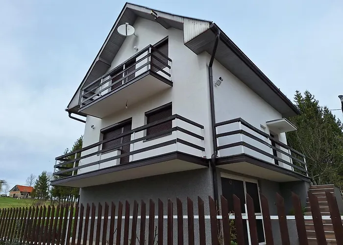 Planinska Kuca Koreni